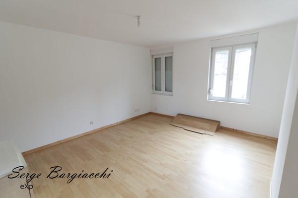 Grande maison + terrain constructible 1000 m² – Idéal investisseurs ou division – Douai Dorignies