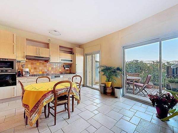 Nice Duplex 3 pièces avec vue mer, terrasses et garage 