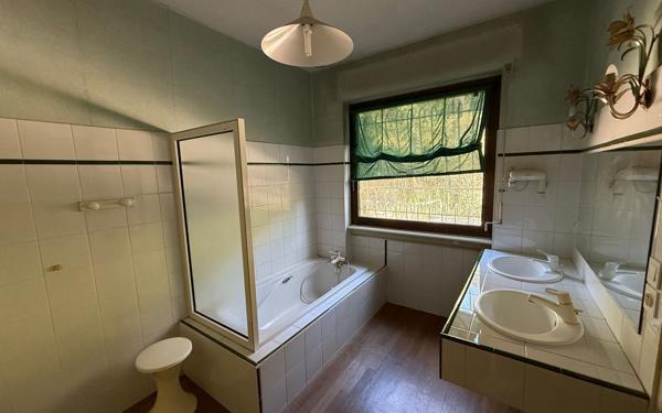 Maison à vendre    6 pièces • 174 m2 Vienne