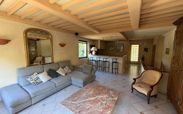 Maison à vendre    6 pièces • 174 m2 Vienne