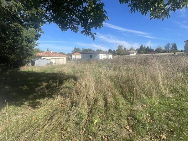 Terrain à Batir à vendre à Ribérac en Dordogne (24600), ref : 077/1645