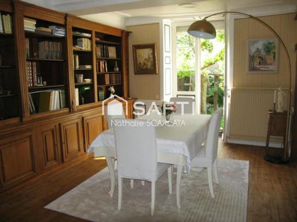 MAISON DE CARACTERE avec 5 CHAMBRES, terrain, garage