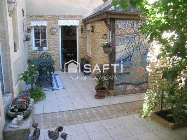 MAISON DE CARACTERE avec 5 CHAMBRES, terrain, garage