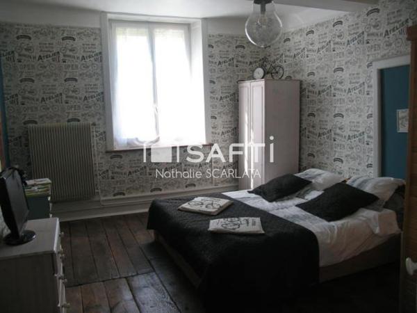 MAISON DE CARACTERE avec 5 CHAMBRES, terrain, garage