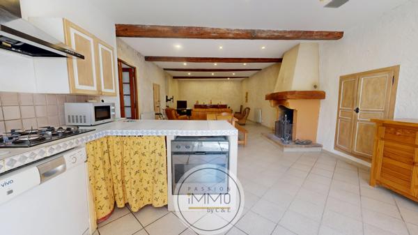 Maison de village 10 pièce(s) 5 chambre(s) 220 m²