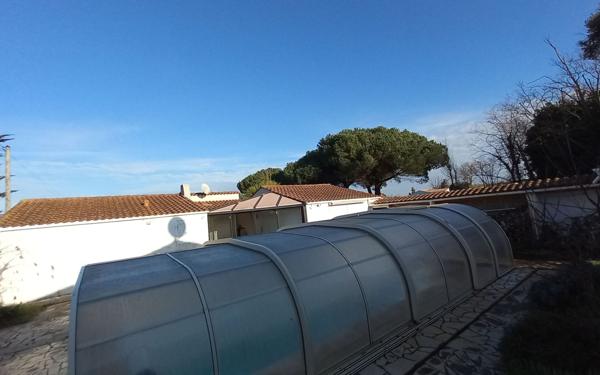 Maison à vendre    8 pièces •  Saint-Pierre-d'Oléron