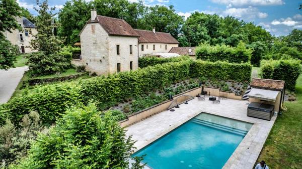 Gîtes chambres d'hôtes - Sarlat-la-caneda RARE -MAGNIFIQUE MANOIR SUR 14 HECTARES - 3 GITES - PISCINE