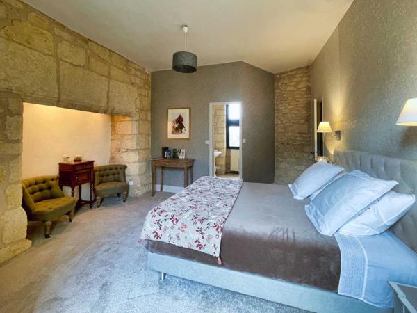 Gîtes chambres d'hôtes - Sarlat-la-caneda RARE -MAGNIFIQUE MANOIR SUR 14 HECTARES - 3 GITES - PISCINE