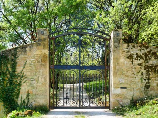 Gîtes chambres d'hôtes - Sarlat-la-caneda RARE -MAGNIFIQUE MANOIR SUR 14 HECTARES - 3 GITES - PISCINE