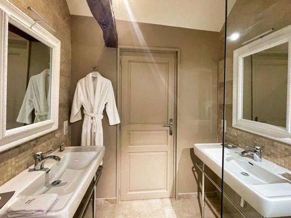 Gîtes chambres d'hôtes - Sarlat-la-caneda RARE -MAGNIFIQUE MANOIR SUR 14 HECTARES - 3 GITES - PISCINE