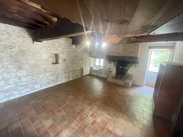 Maison T5 en pierres - vue sur lac