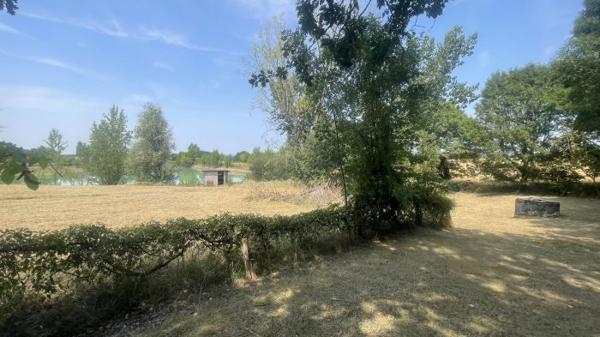 Maison T5 en pierres - vue sur lac