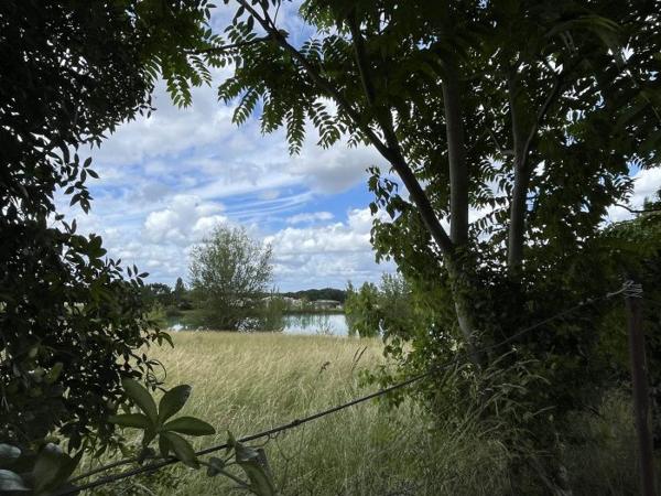 Maison T5 en pierres - vue sur lac