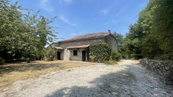 Maison T5 en pierres - vue sur lac