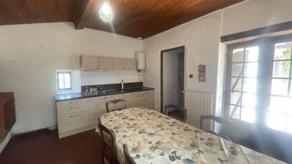 Maison T5 en pierres - vue sur lac