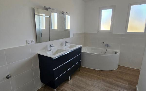 Appartement à louer    5 pièces •  Rivière-Saas-et-Gourby