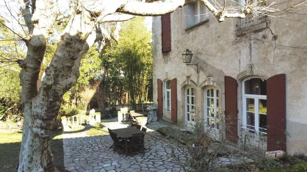 maison de maitre avec garage et piscine