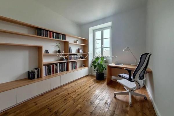 Appartement au 1er étage 2 chambres et un bureau