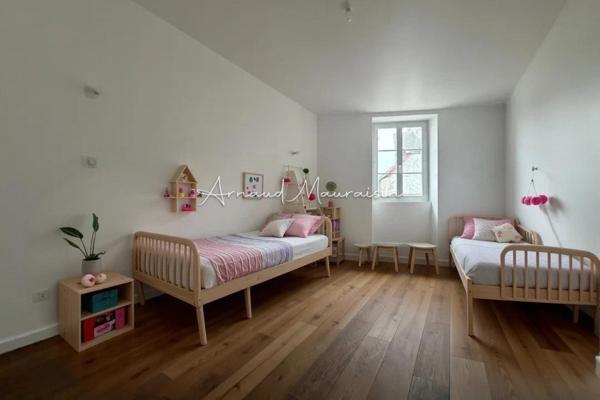 Appartement au 1er étage 2 chambres et un bureau