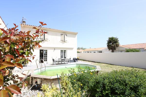Maison Contemporaine et Sereine