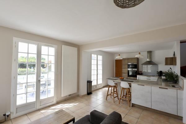 Maison Contemporaine et Sereine