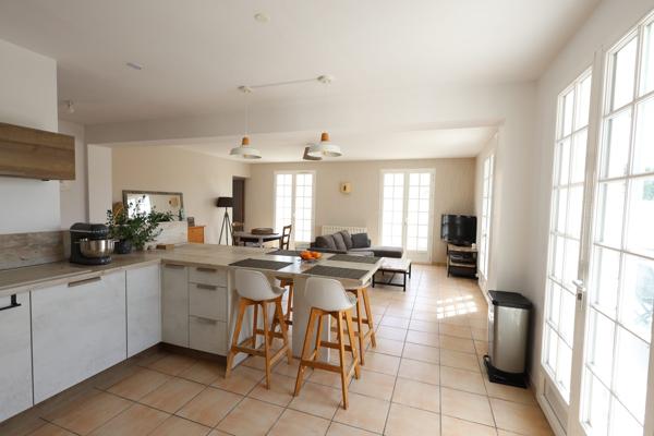 Maison Contemporaine et Sereine