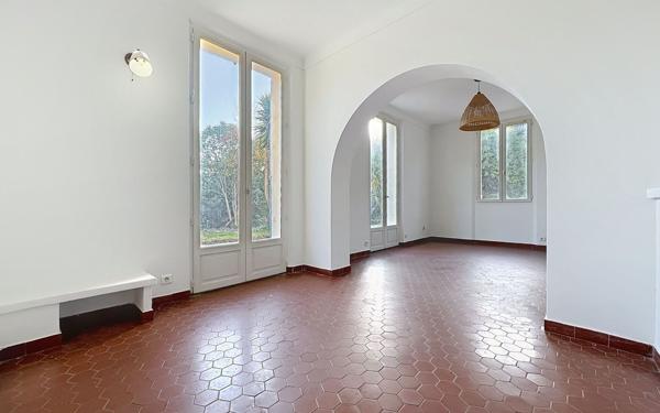 Maison à vendre    6 pièces •  Cagnes-sur-Mer