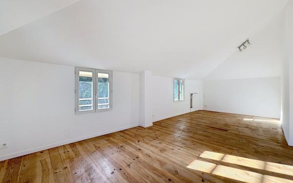 Maison à vendre    6 pièces •  Cagnes-sur-Mer