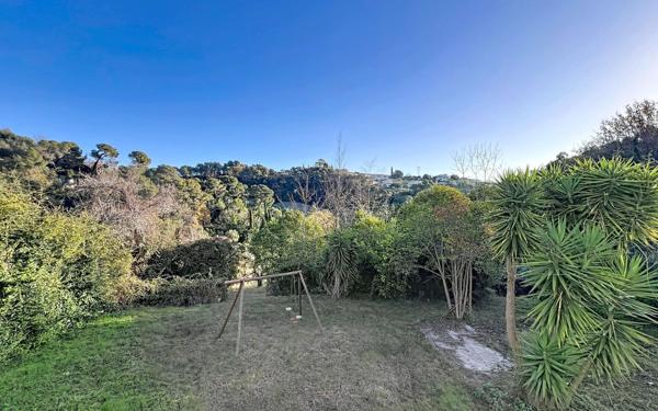 Maison à vendre    6 pièces •  Cagnes-sur-Mer