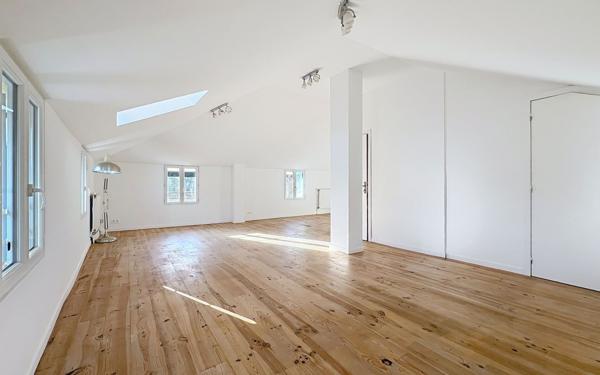 Maison à vendre    6 pièces •  Cagnes-sur-Mer