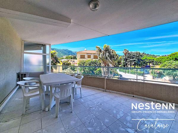 Appartement 2 pièces avec grande terrasse et garage à 200 m des plages à Cavalaire