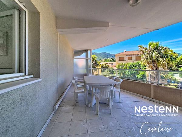 Appartement 2 pièces avec grande terrasse et garage à 200 m des plages à Cavalaire