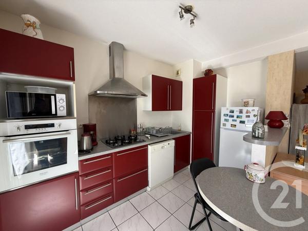 Appartement F3 à vendre  3 pièces - 69,39 m 2   ORTHEZ  - 64