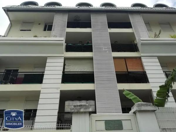 Appartement à louer 2 pièces 41.88m² Saint-Denis (97400)