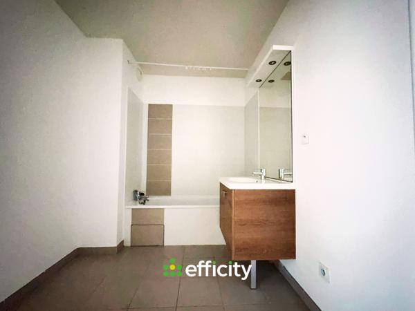 Appartement
         3 pièces
        - 59 m² 269 000 € *
