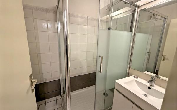 Appartement à louer    2 pièces •  Montigny-le-Bretonneux