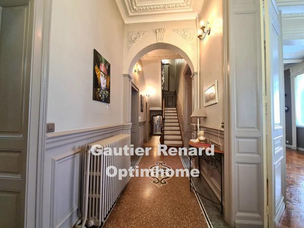 Maison de maître, 7 chambres, jardin, garages à RAISMES (59)