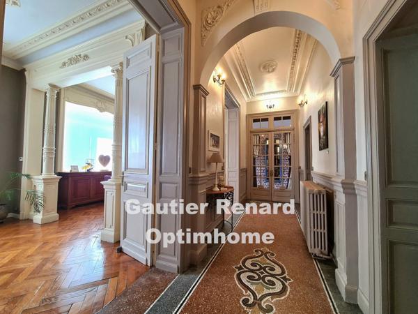 Maison de maître, 7 chambres, jardin, garages à RAISMES (59)