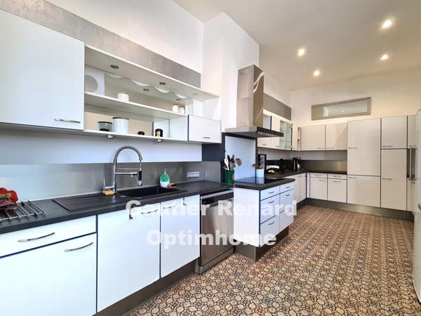 Maison de maître, 7 chambres, jardin, garages à RAISMES (59)