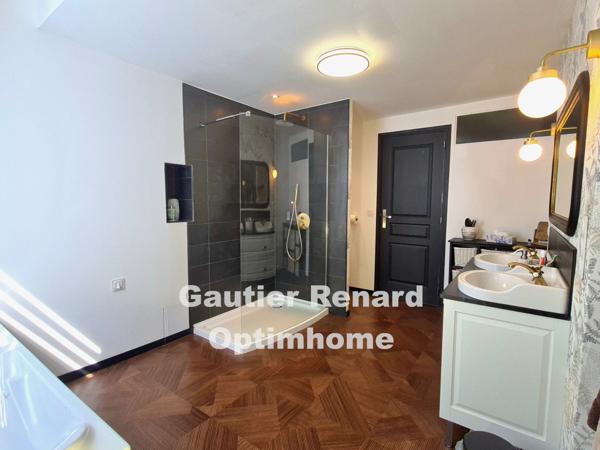 Maison de maître, 7 chambres, jardin, garages à RAISMES (59)