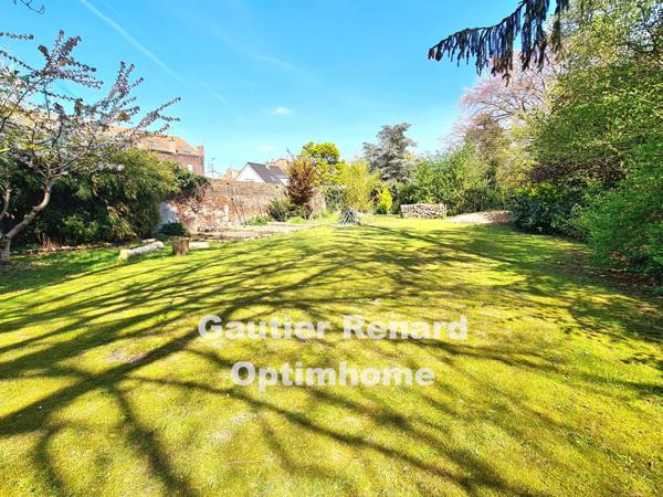 Maison de maître, 7 chambres, jardin, garages à RAISMES (59)