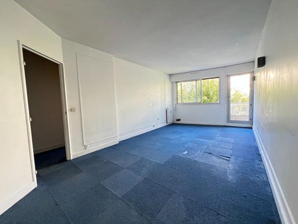 Trois pièces avec balcon - EST de Vincennes