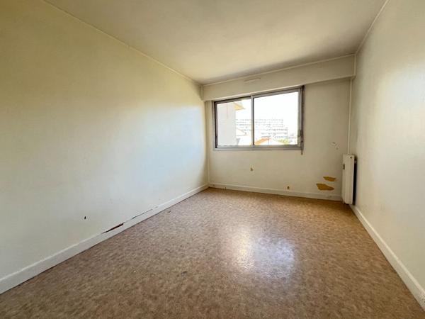 Trois pièces avec balcon - EST de Vincennes