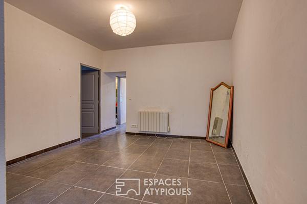 Appartement de charme avec cour extérieure en plein coeur de village