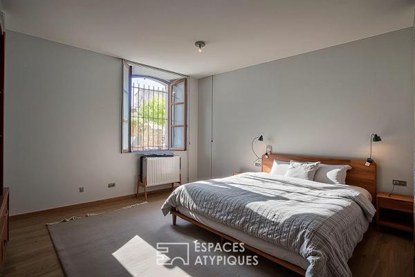Appartement de charme avec cour extérieure en plein coeur de village