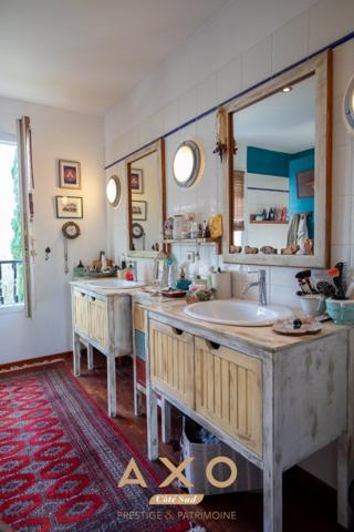 CASTELNAU-LE-LEZ - PROPRIÉTÉ DEXCEPTION  164 m²  4 CHAMBRES  BUREAU  TERRAIN ARBORÉ 1632 m²  PISCINABLE  950 000 