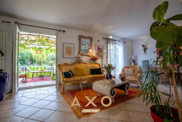 CASTELNAU-LE-LEZ - PROPRIÉTÉ DEXCEPTION  164 m²  4 CHAMBRES  BUREAU  TERRAIN ARBORÉ 1632 m²  PISCINABLE  950 000 