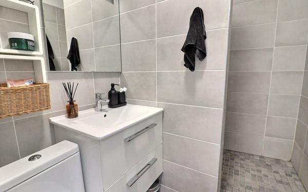 Appartement à vendre    2 pièces • 34,61 m2 Paris 3