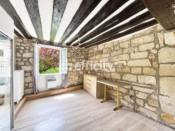 Appartement
         1 pièce
        - 17 m² 76 000 € *