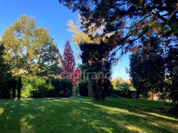 Maison à vendre 120 m2 6 pièces + ses deux appartements 40 et 30 m2 en RDC - SAINT URBAIN (85)